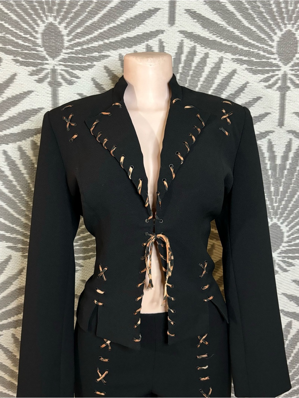 (SoLD ) Lace Up Blazer & Pant Suit Leopard Print BlK Dacron Sz 10 Y2K - Picture 2 of 16